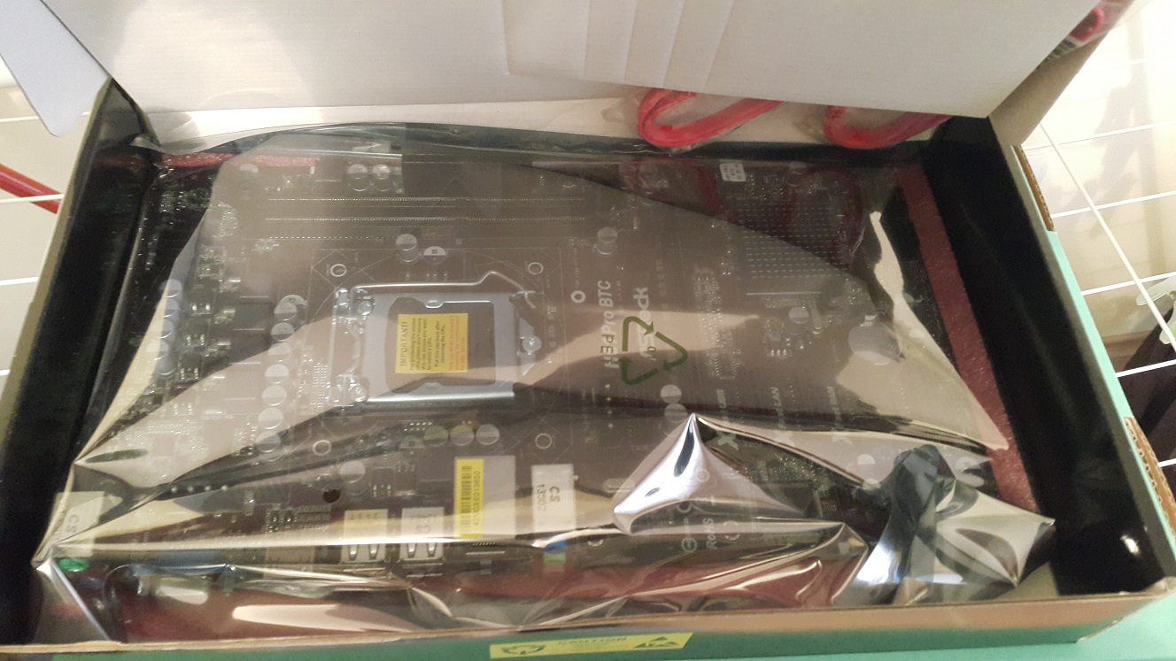 MB-Asrock-H61-PRO-BTC-2.jpg