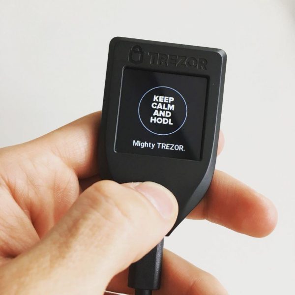 Trezor Model T дисплей