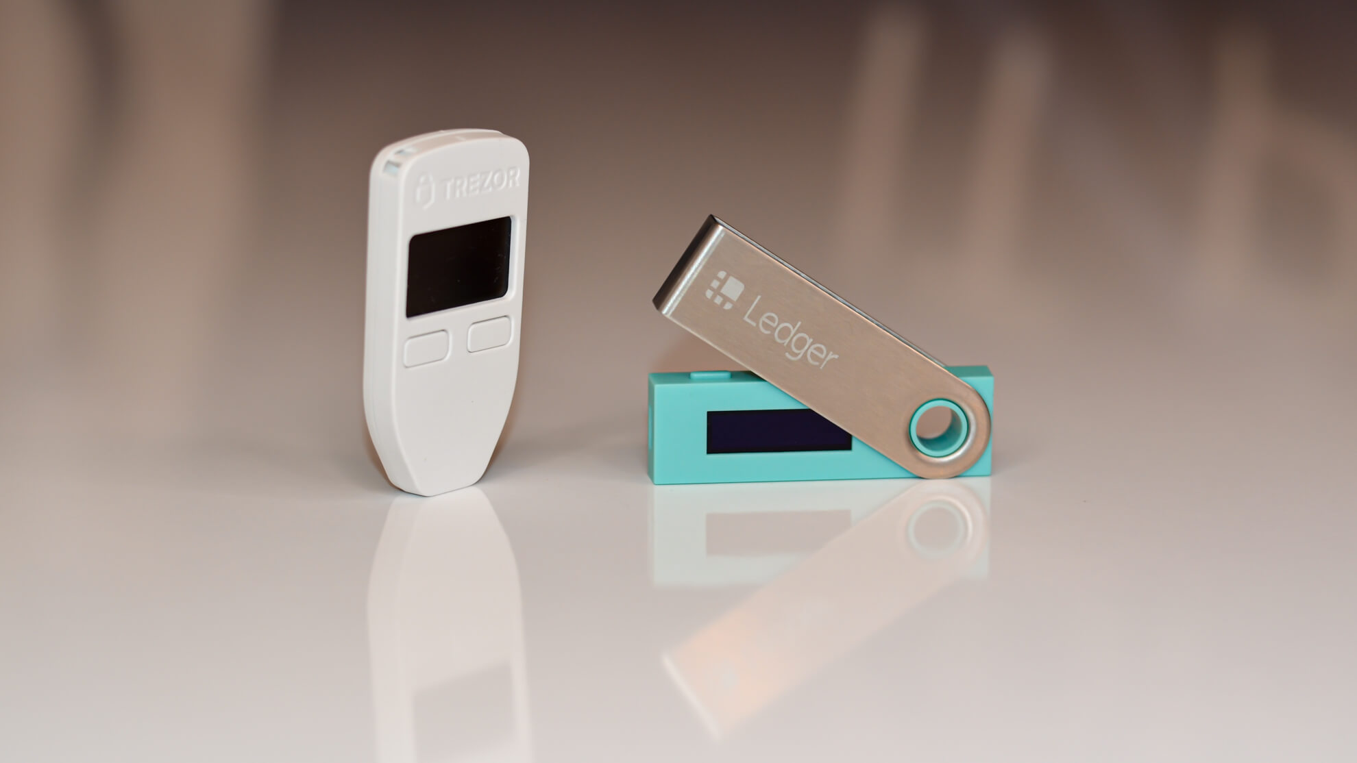 Ledger vs Trezor Хардуерен биткойн портфейл на официална цена - лицензиран вносител България