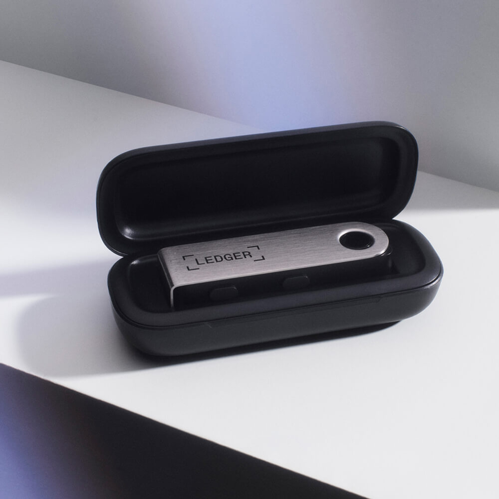 Ledger Nano S Plus кейс България